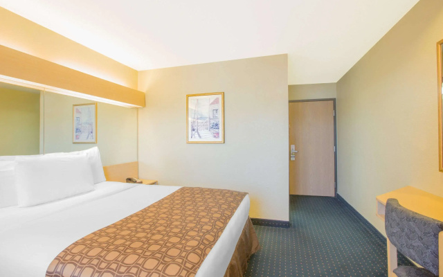 Microtel Inn & Suites by Wyndham Albertville