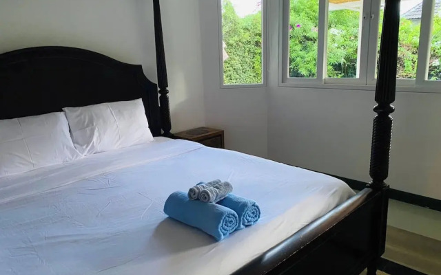 Hidden Villa Oasis Private Pool 2km to Beach&mall