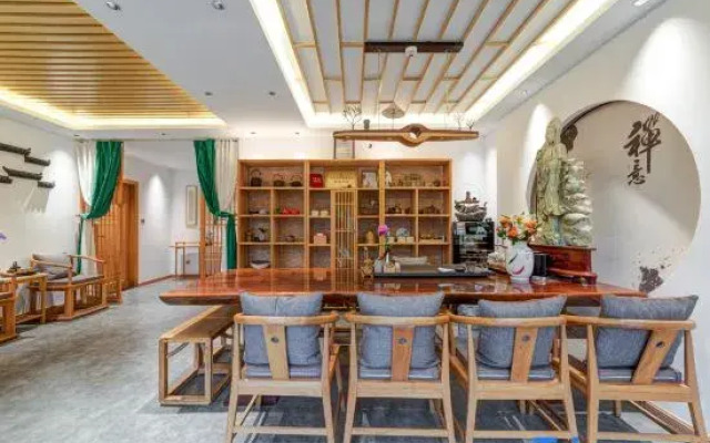 Floral Hotel·Vaguely Nanshan Hot Spring Courtyard Hotel