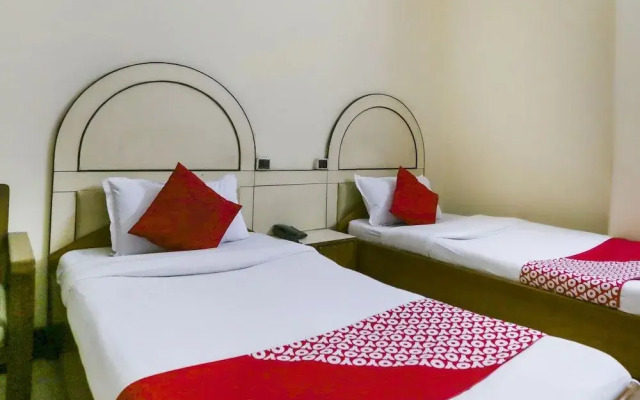 OYO 27783 Hotel Rajmahal Inn