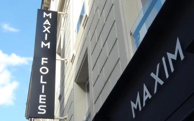 Отель Maxim Folies вид на фасад