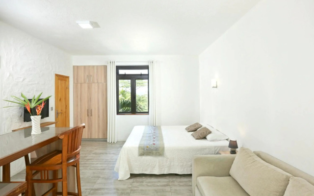 Studio with city view furnished terrace and wifi at Moka