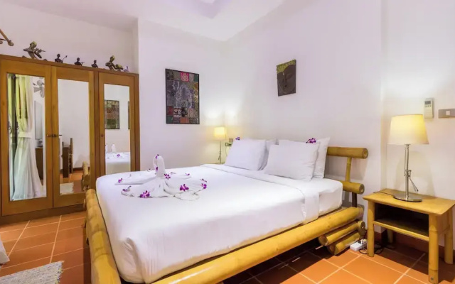 Luxury Four Bed Villa Jasmine, Infinity Pool, Full Staff , Chef and Breakfasts