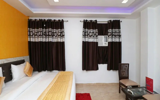 OYO 12191 Hotel Airlift