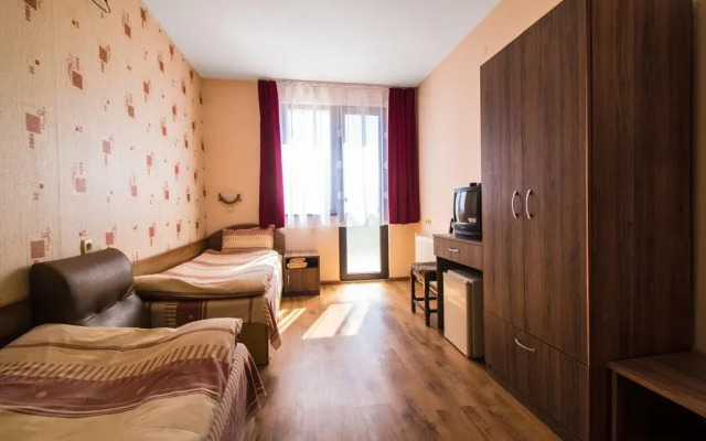 Hotel Bor