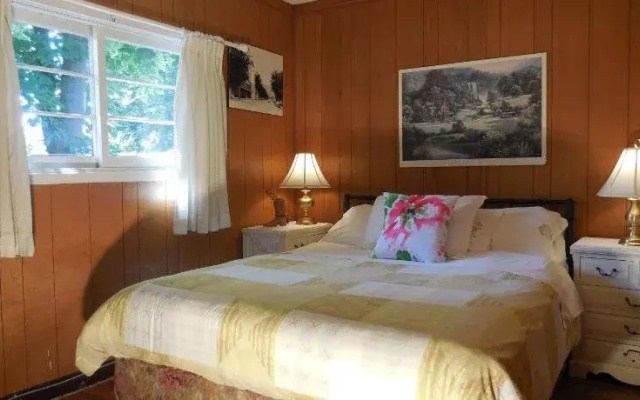 Tel-A-Friend Motel