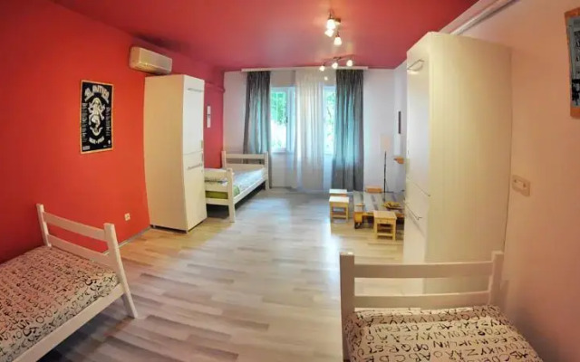 Hostel Underground Rooms