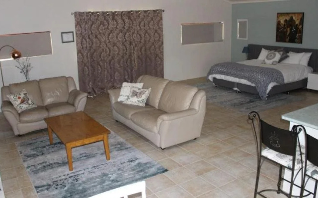 Granite Gardens Cottages & Lake Retreat