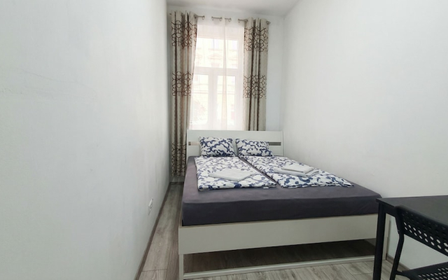 15 Min to Vienna Center - Affordable & Simple 5BR Apt with WIFI