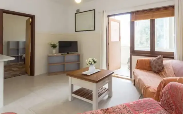 6 Bedroom Apartment near Perth