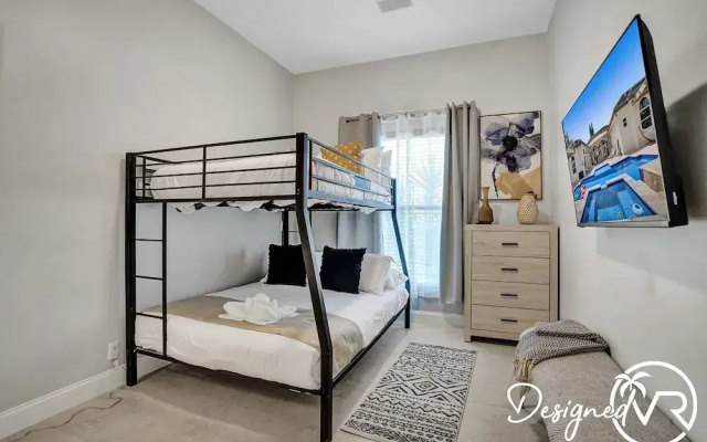 8-BR with Pool & Mini-golf & Soccer