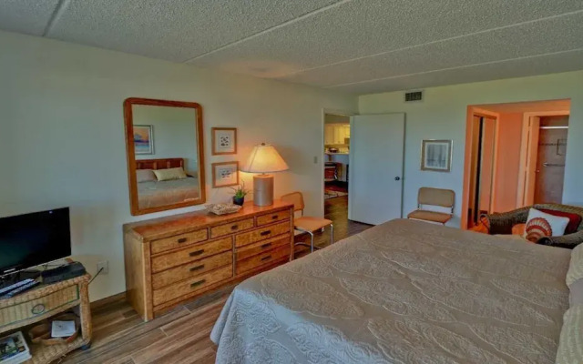 Embassy 202 2 Bedroom Condo by Redawning