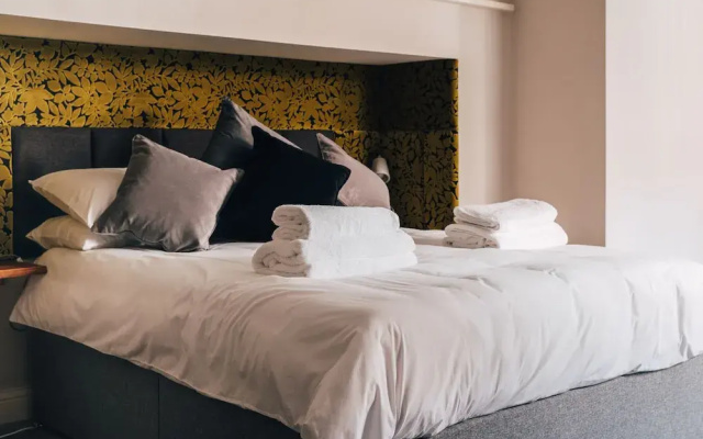 Goldings Public House & Rooms