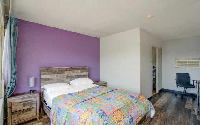 Miami Inn & Suites