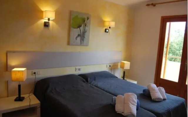 Villa - 5 Bedrooms with Pool and WiFi - 103974