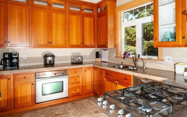 Schooner Creek Retreat