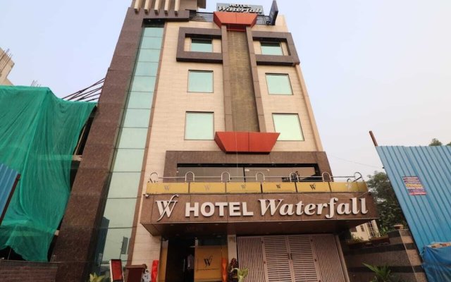 Отель Waterfall Индия, Нью-Дели - отзывы, цены и фото номеров - забронировать отель Waterfall онлайн вид на фасад