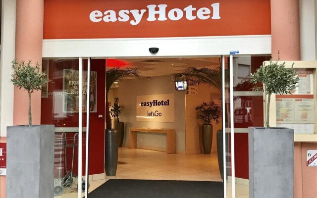 Отель easyHotel Nice Palais des Congrès – Old Town Франция, Ницца - 1 отзыв об отеле, цены и фото номеров - забронировать отель easyHotel Nice Palais des Congrès – Old Town онлайн вид на фасад