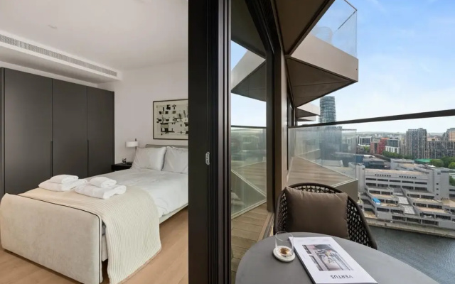Deluxe two Bedroom Canary Wharf Apartment With River Views