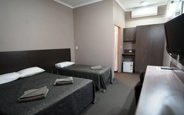 Bluestone Motor Inn