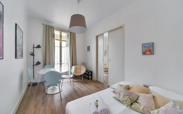 Henry IV Apartment 2