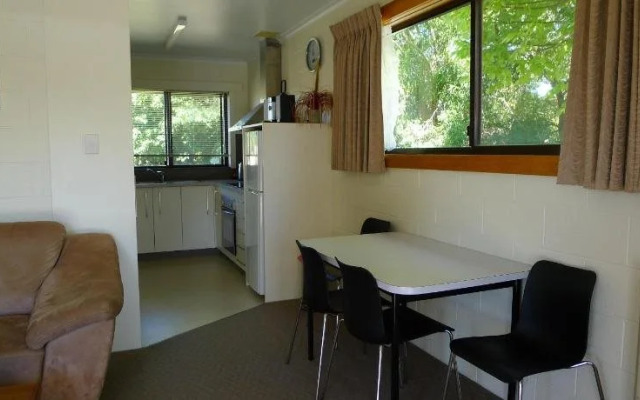 Willaway Motel Apartments