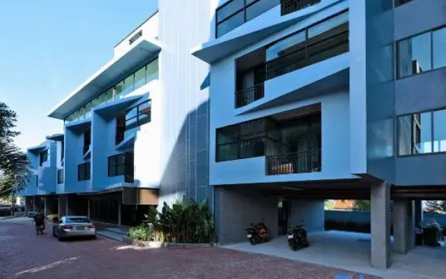 Stylish Studio Apartment. Rooftop Pool at Nai Harn