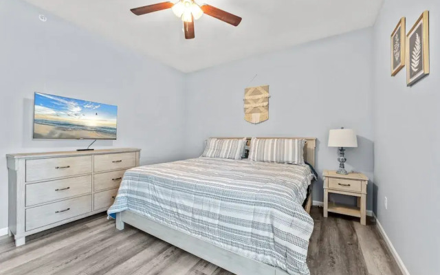 Endless Summer 3 Bedroom Condo by RedAwning
