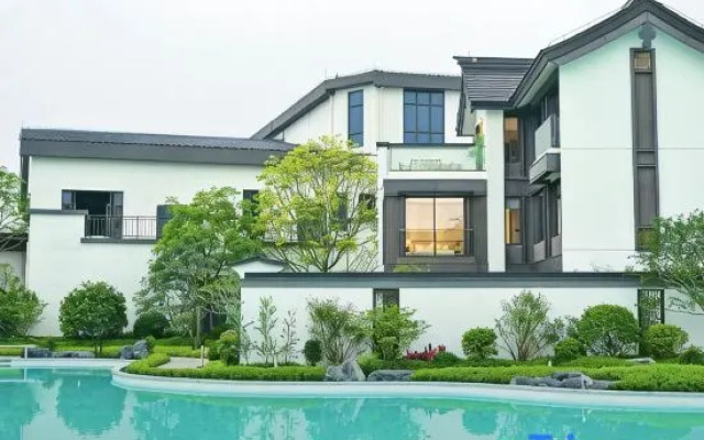 Qingyuan Hudiewan Villa