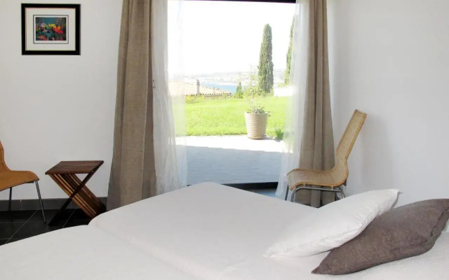 Holiday Home Baie de Bandol - SAY110
