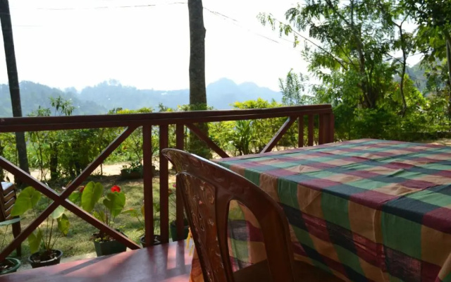 Ella Infinity View