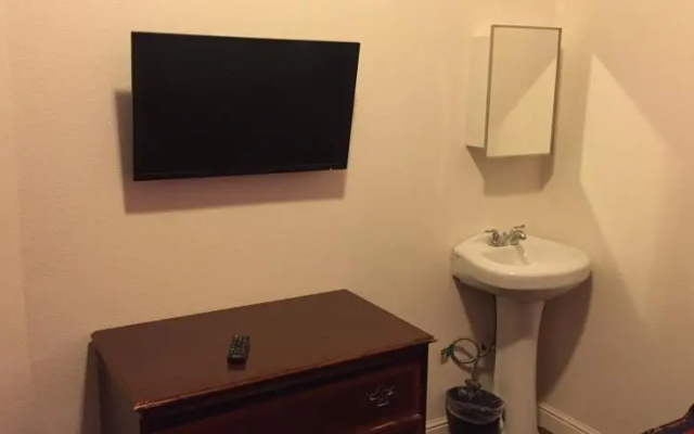 Budget Inn