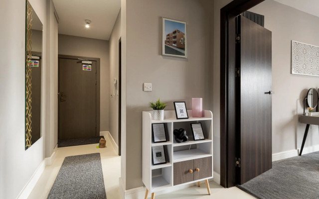 Wonderful Top-floor Apartment