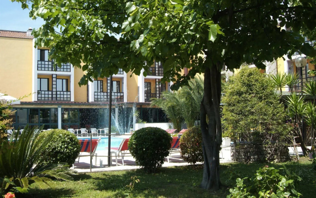 Hotel River Park