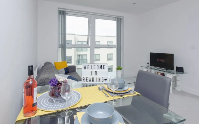Rooftop Terrace Apartment - Reading