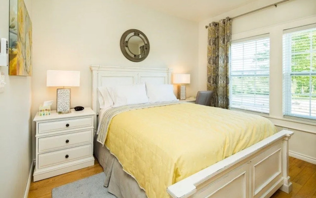 The Lake House B&B