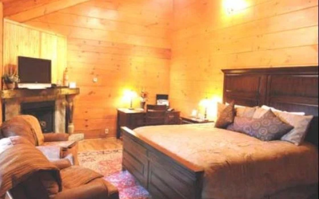 Black Bear Cove Lodge