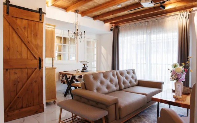 Kozani Central Nest - Homely Vibes