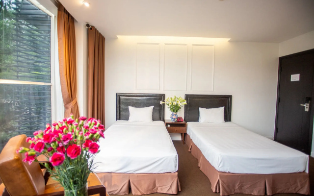 Dinh Hotel