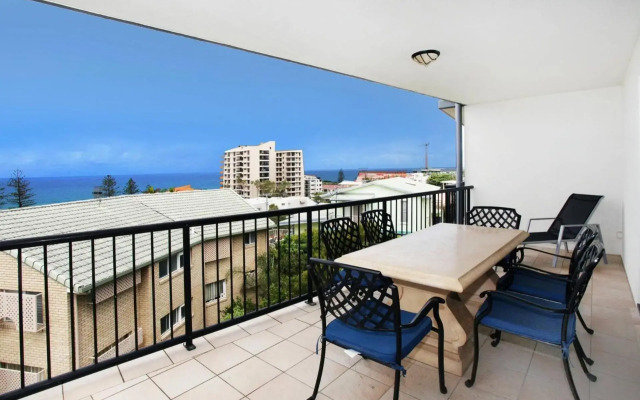 Unit 4 'Beaumont Sur Mer', Coolum Beach