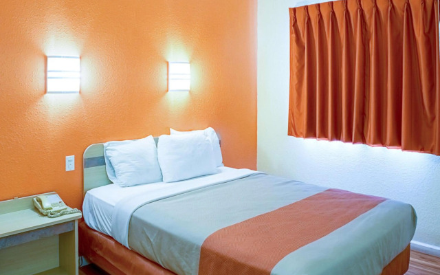 Motel 6 Seymour, IN - North