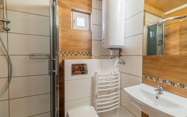 Comfortable Holiday Homes Near the Sea, Pool