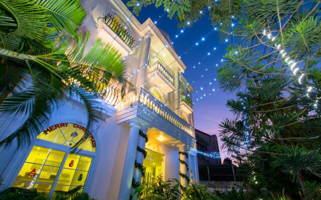 Vaia Boutique Hotel Hoi An вид на фасад