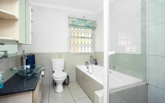 Corner House large 1 bedroom apartment