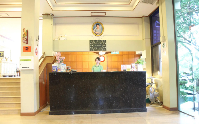 Rattana Park Hotel