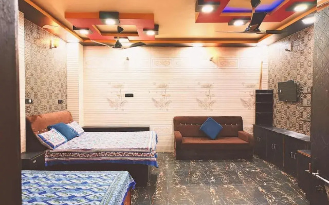 Atharv Paying Guest House