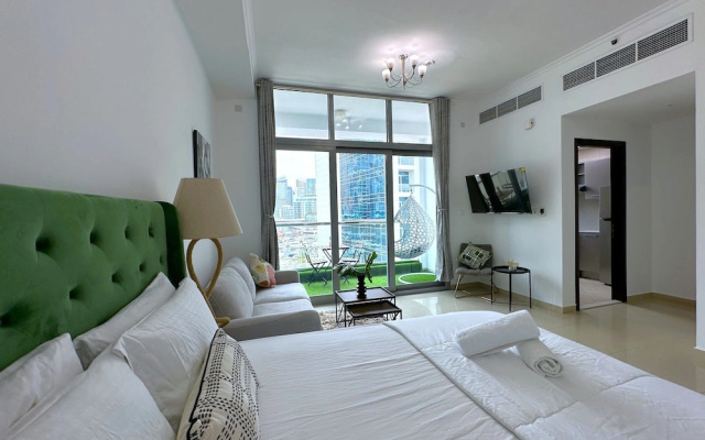 Luxury Studio with Marina View