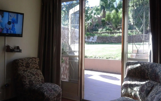 Suburbian Lodge