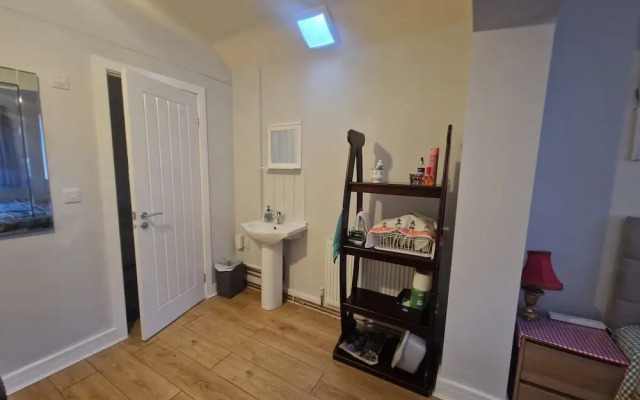 Studio/lickey Hills/near Attractions/garden/petok