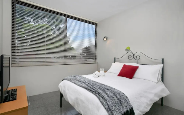 Surry Hills 1 Bedroom Apartment - ADEL1